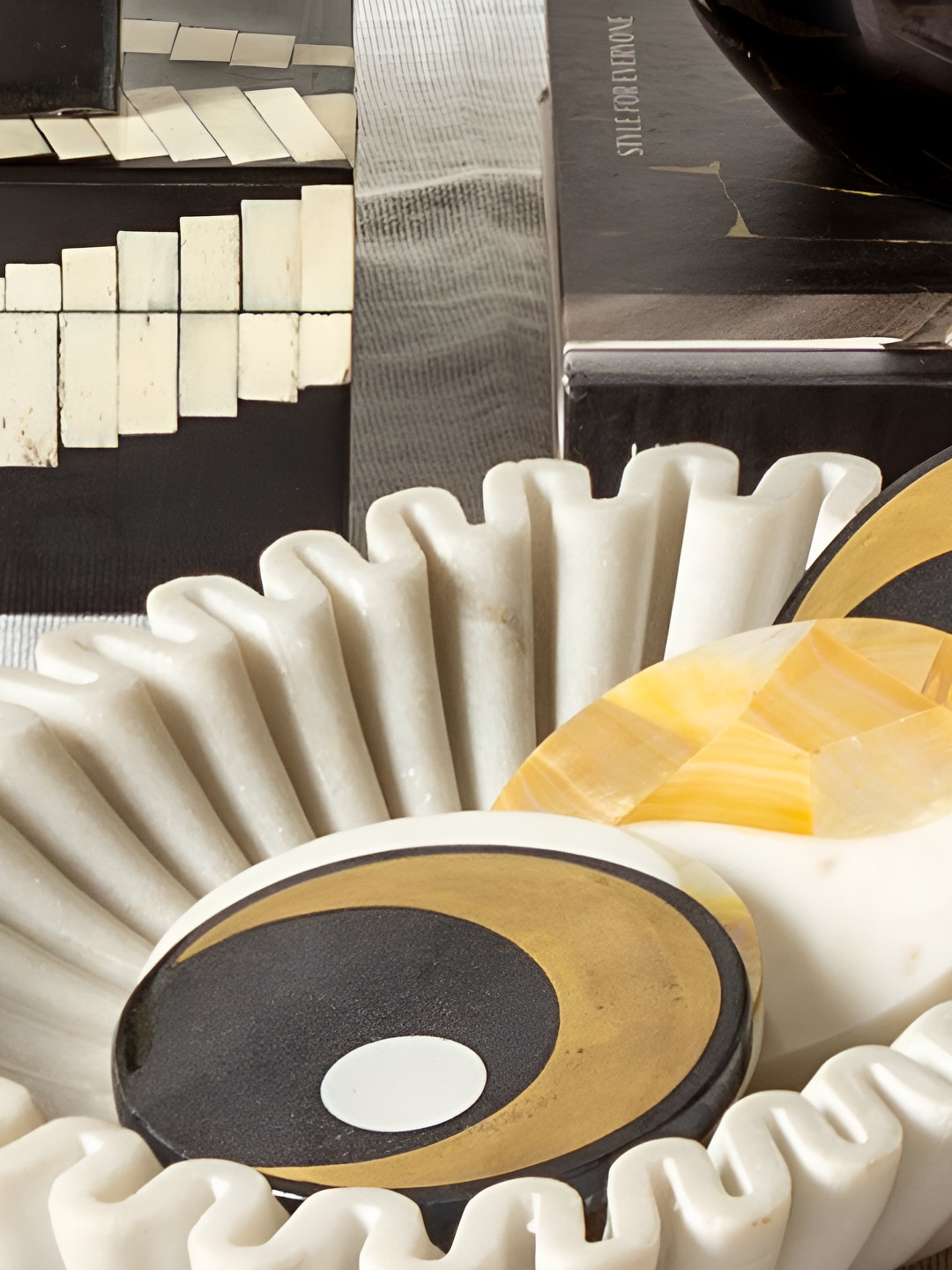 HOME COUTURE COLLECTIVE White and Black Printed  Ellen Set Coaster