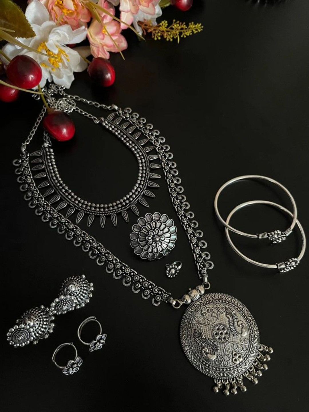NAMAN ARTS Amisha Silver Plated Oxidised Jewellery Set