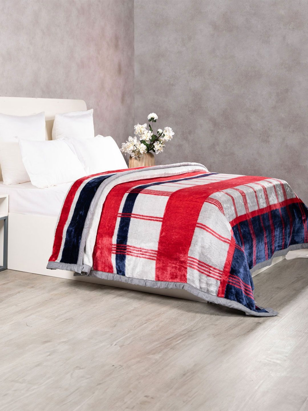 MYTRIDENT Red & Navy Blue Geometric Double Bed Blanket