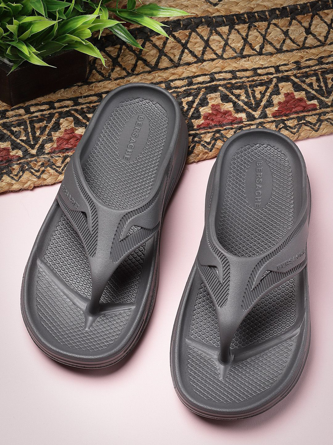 BERSACHE Men Ultra Soft Rubber Thong Flip-Flops
