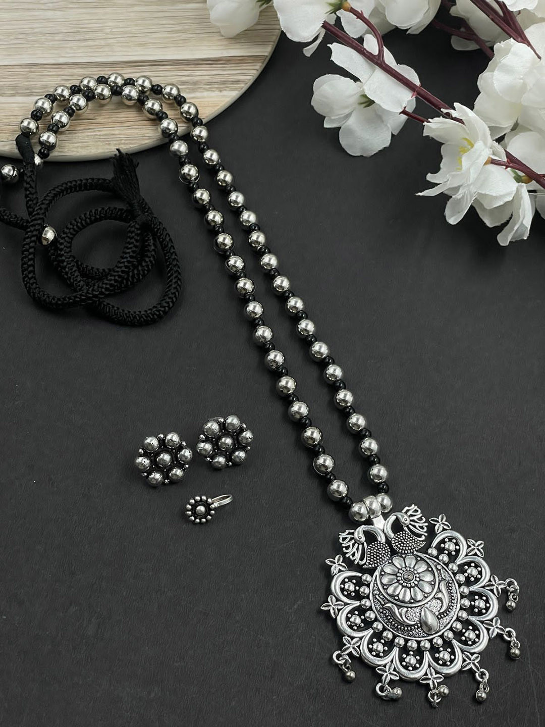 NAMAN ARTS Evana Single Line Silver-Plated Oxidised Necklace Jewellery Set