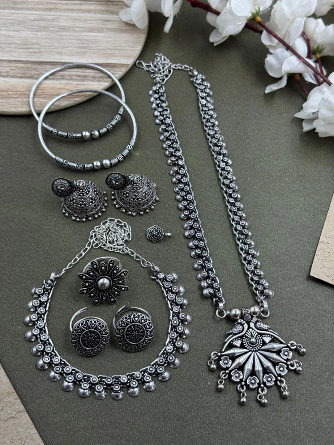 NAMAN ARTS Kiyana Silver-Plated Oxidised Necklace Jewellery Set