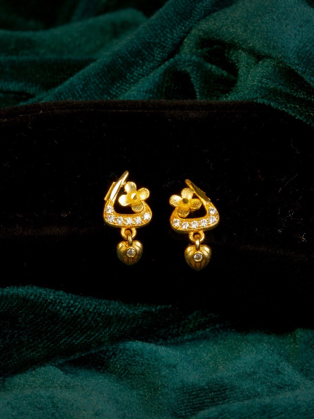 GOLD CASH Classic Studs Earrings