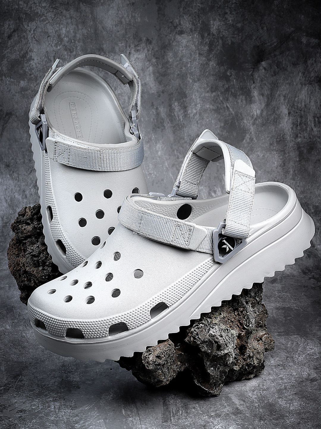 Bersache Mens with Ultra Soft Technology Clogs