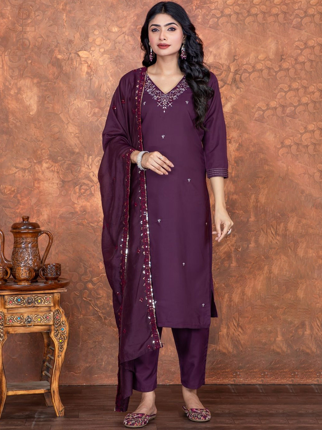 Shatanuvart Export Women Embroidered Regular Beads and Stones Kurta with Pyjamas & With Dupatta