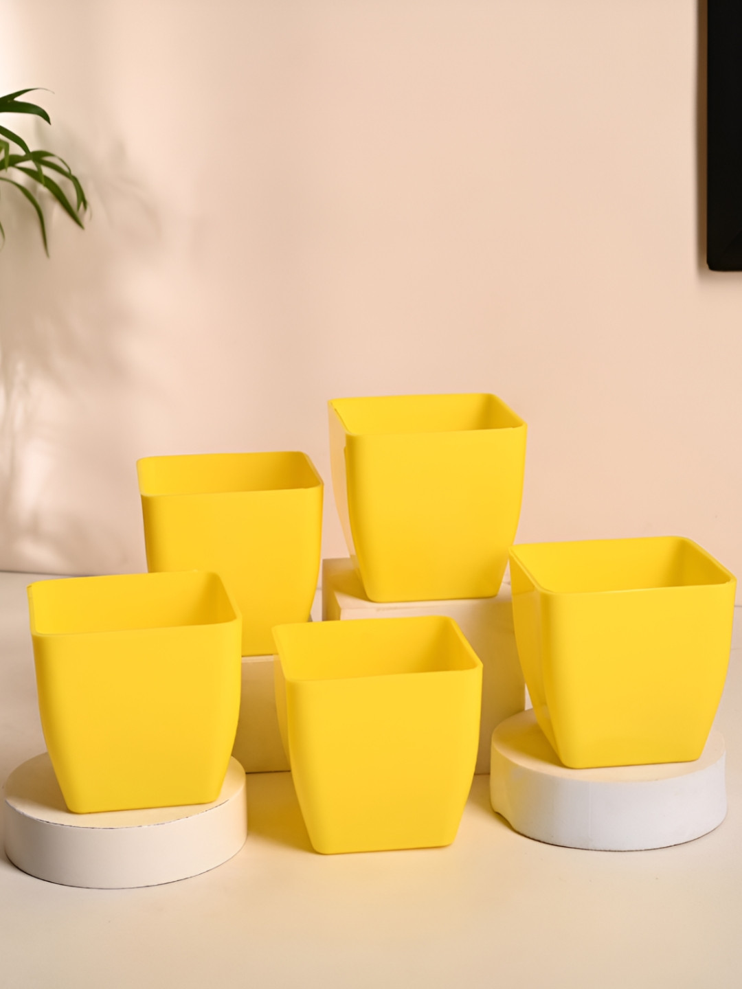 Floweraura Yellow 5 Pieces Blossom Teracotta Planter Pot