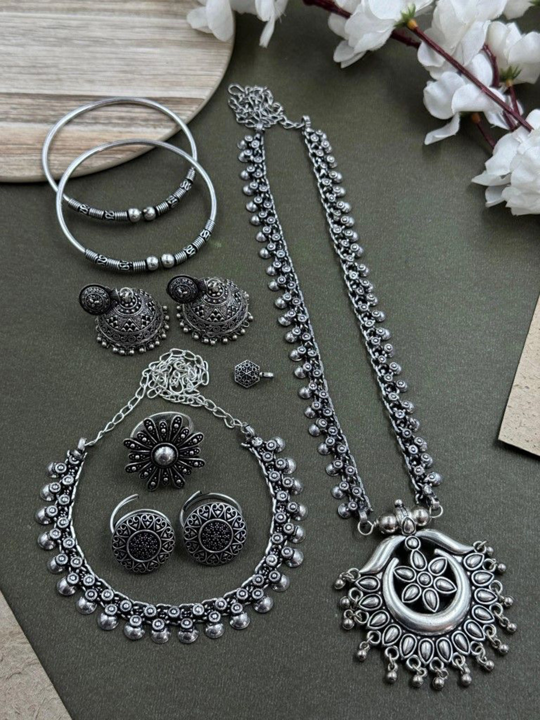 NAMAN ARTS Kiyana Silver Plated Oxidised Jewellery Set