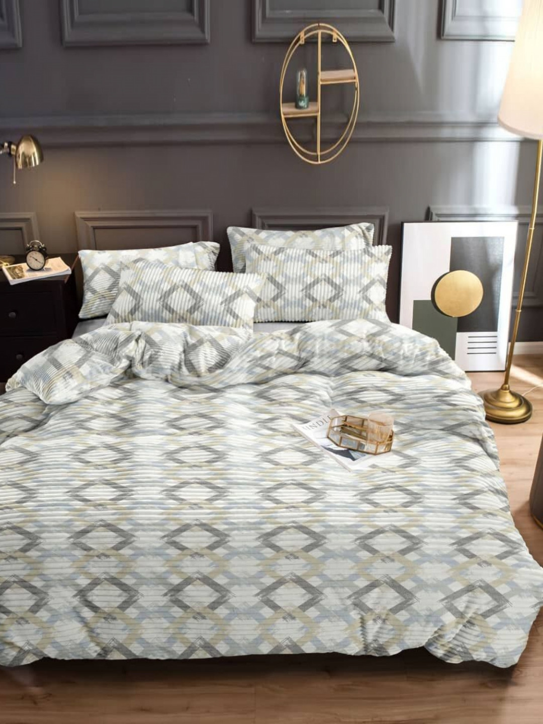 BREVARD Cream Geometric Wool 260 TC Fitted Queen Superfine Bedsheet with 2 Pillow Covers-198.12 x 182.88 cm