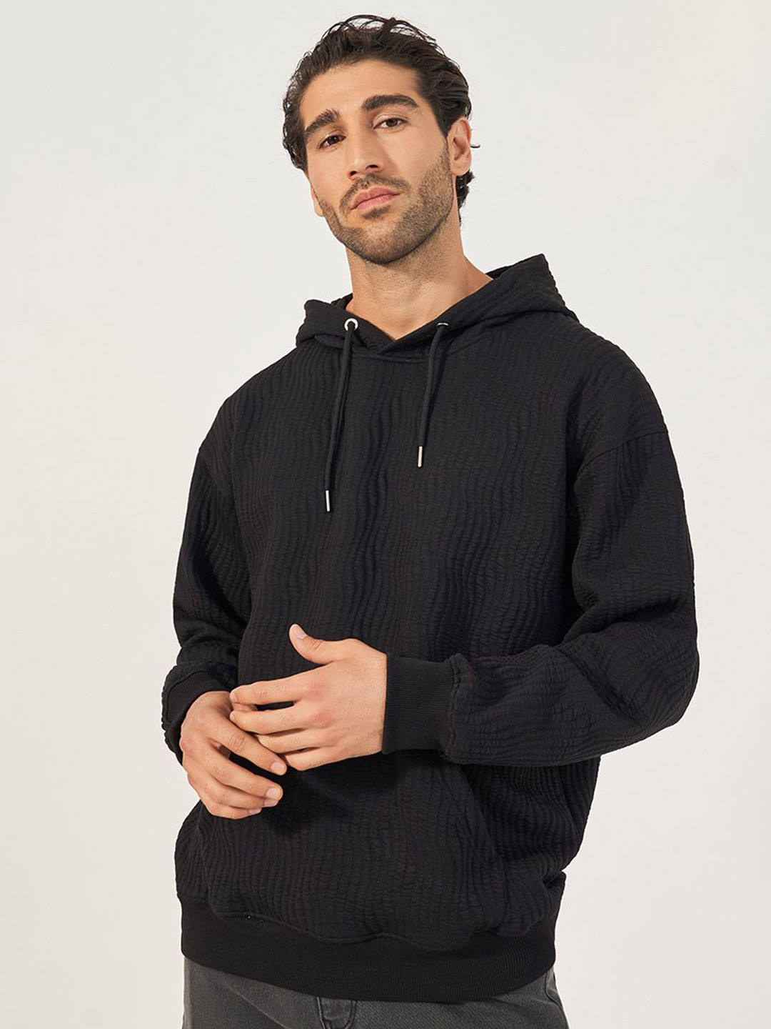 Styli Men Quilted Patterned Relaxed Fit Hoodie With Kangaroo Pocket