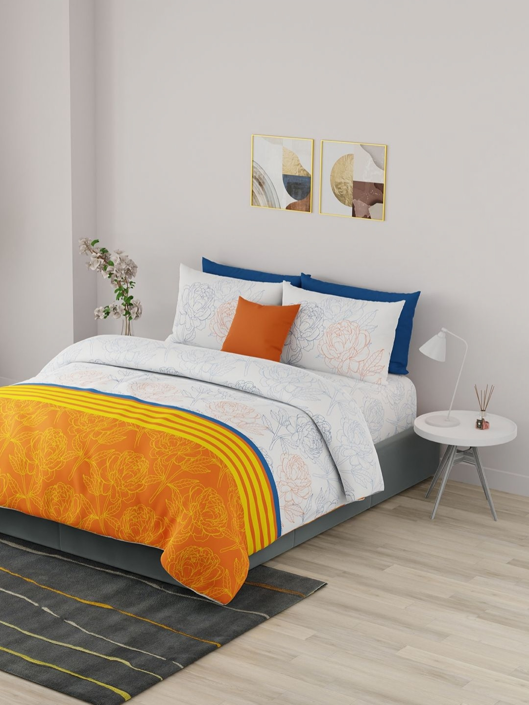 United Colors of Benetton Orange & White Floral 210 TC King Bedsheet with 2 Pillow Covers