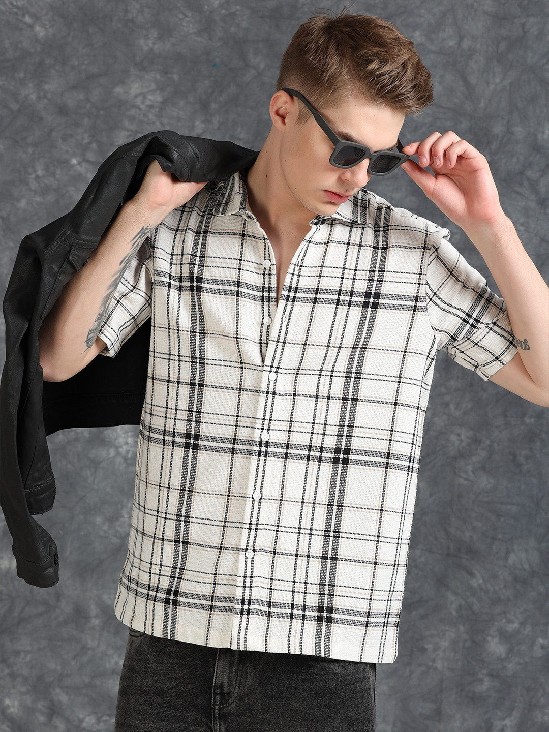 StitchX Men Half Sleeve Textured Checkered Cutaway Collar Casual Shirt