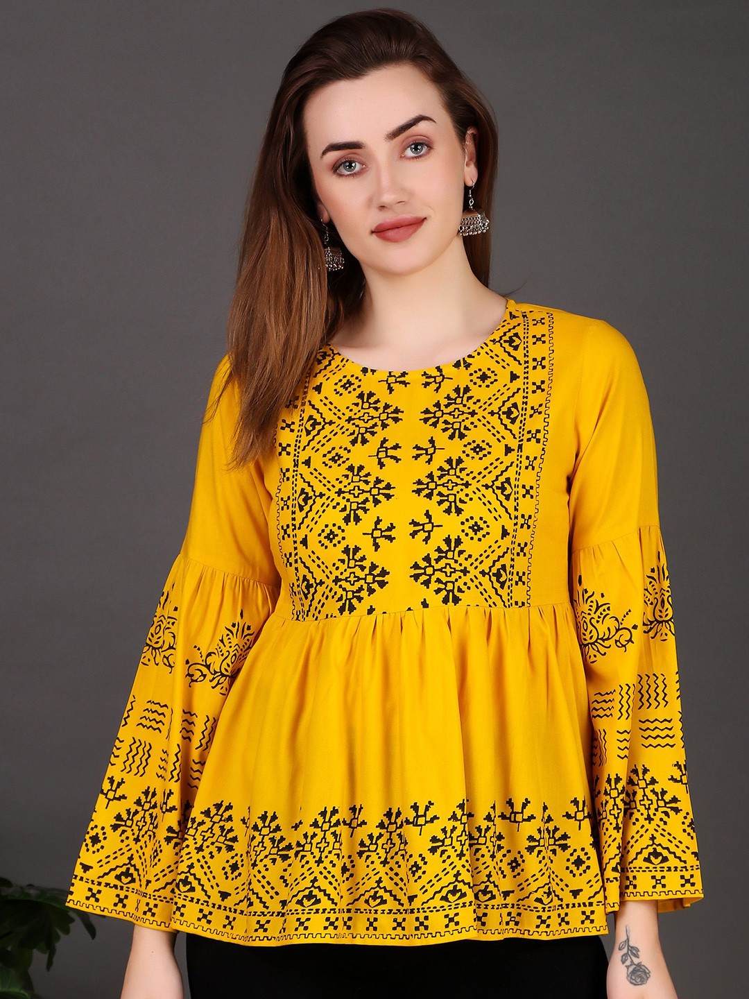 NeeraFashion Geometric Print Top