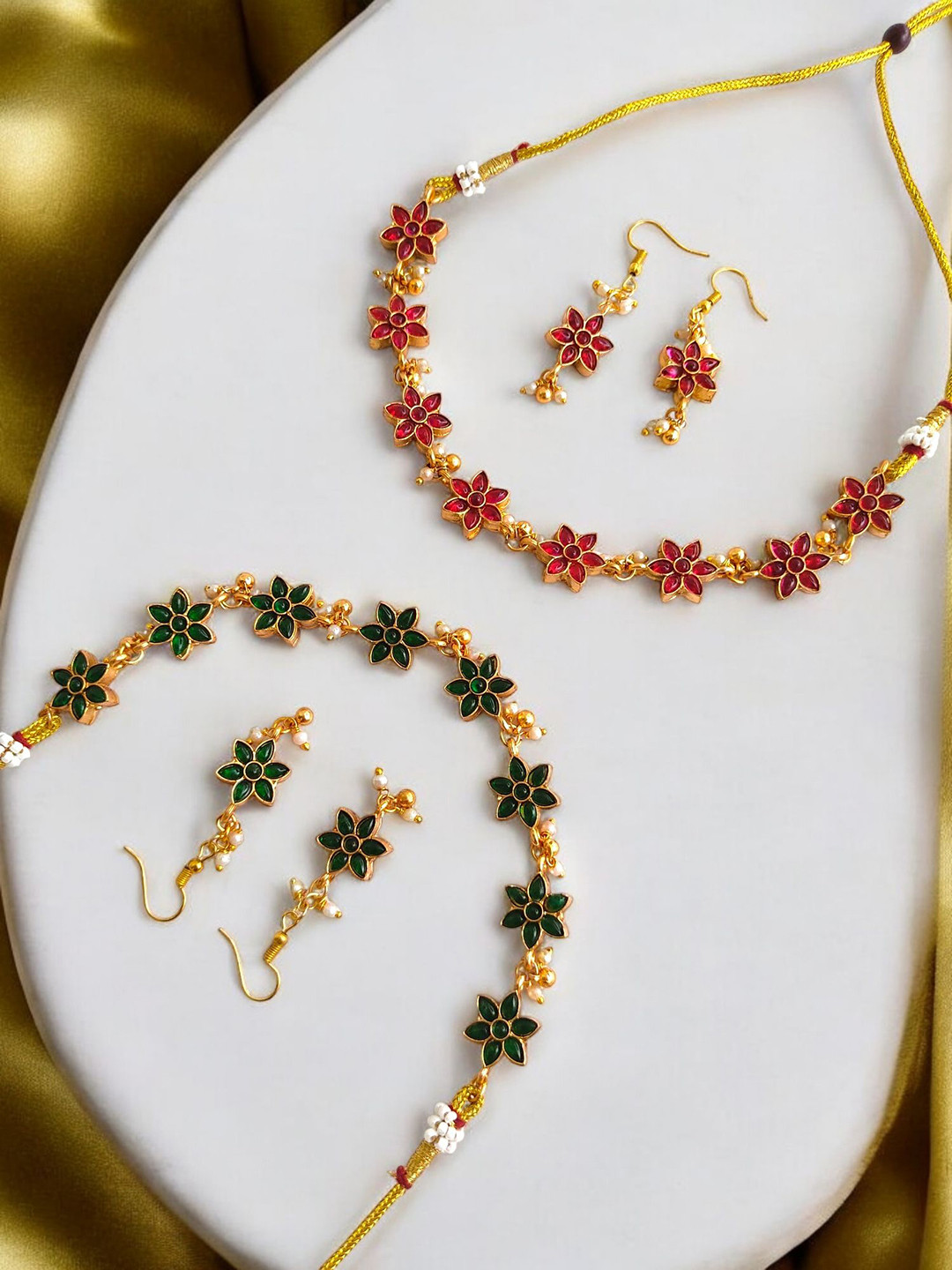 Pihtara Jewels Gold Plated Stone Studded Reversible Jewellery Set