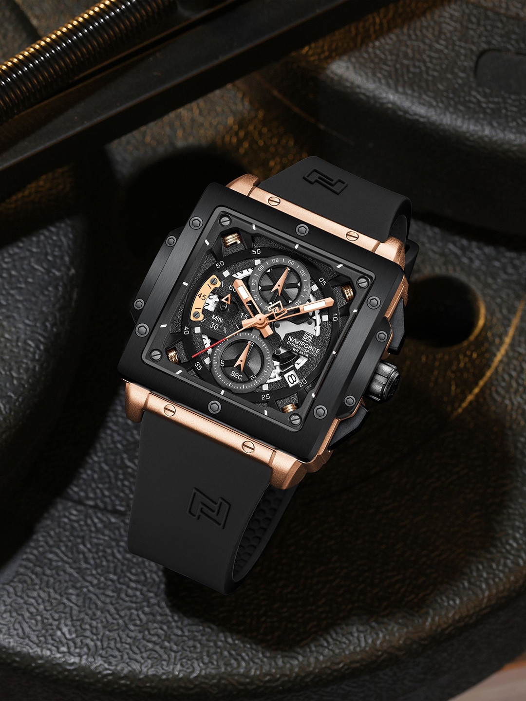Naviforce Men Printed Dial & Straps Analogue Chronograph Watch NF8064_RG B B