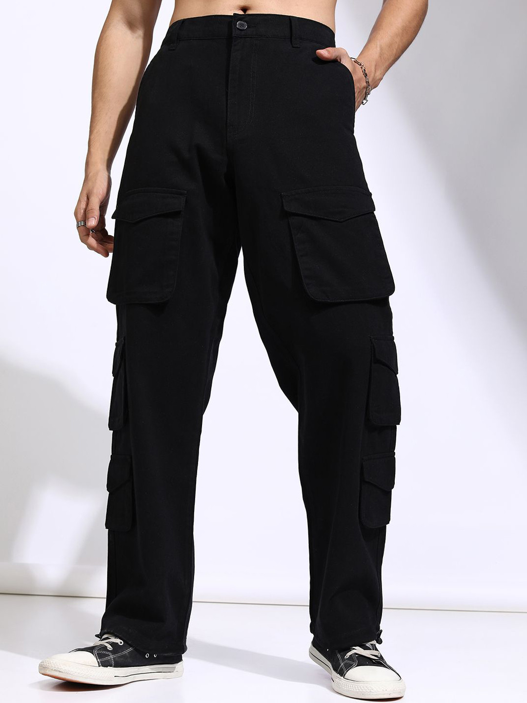 HIGHLANDER Men Contrast Stitched Solid Carpenter Fit Cargo Pant