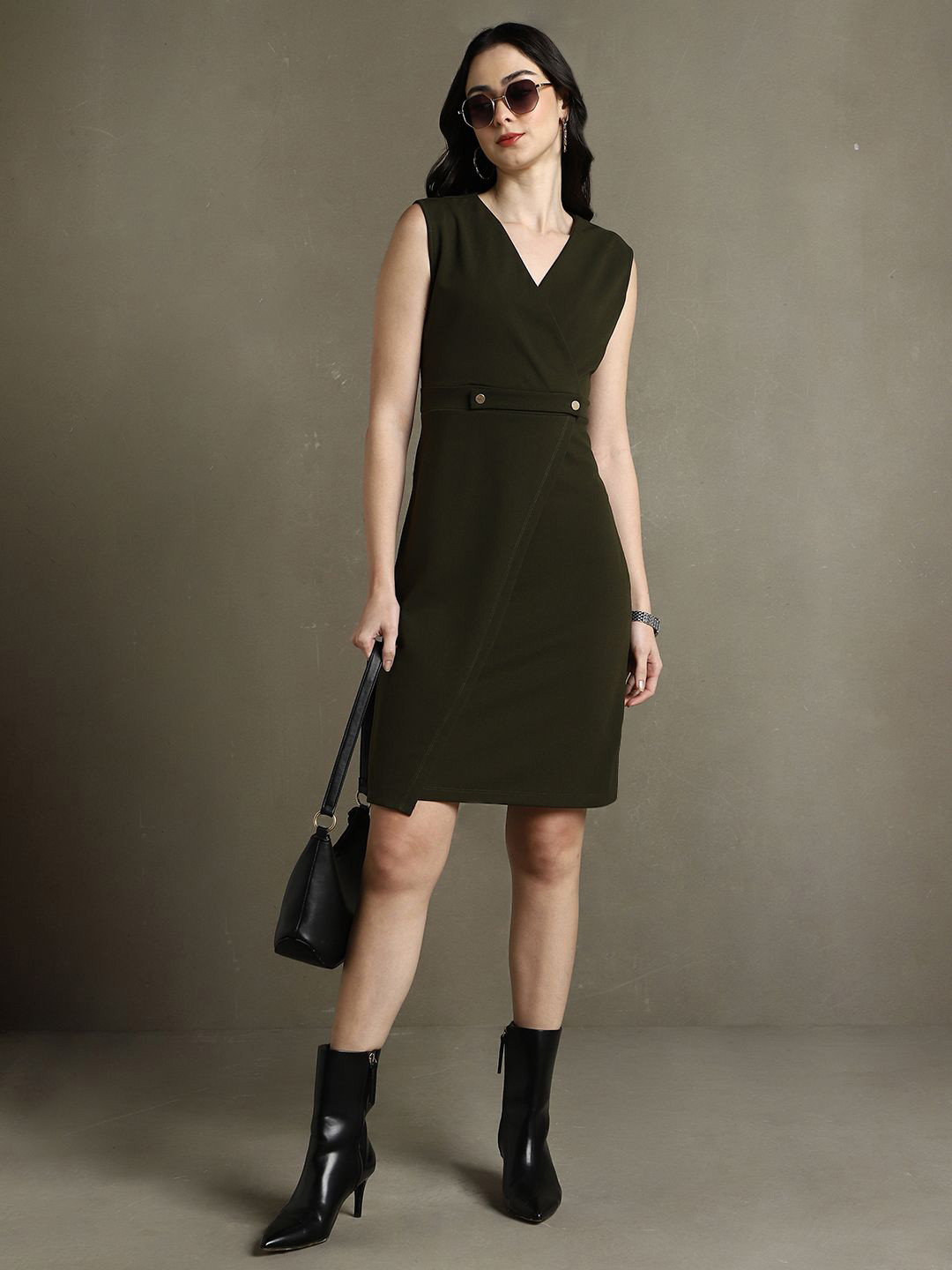 DL Woman Sleeveless  Wrap Dress