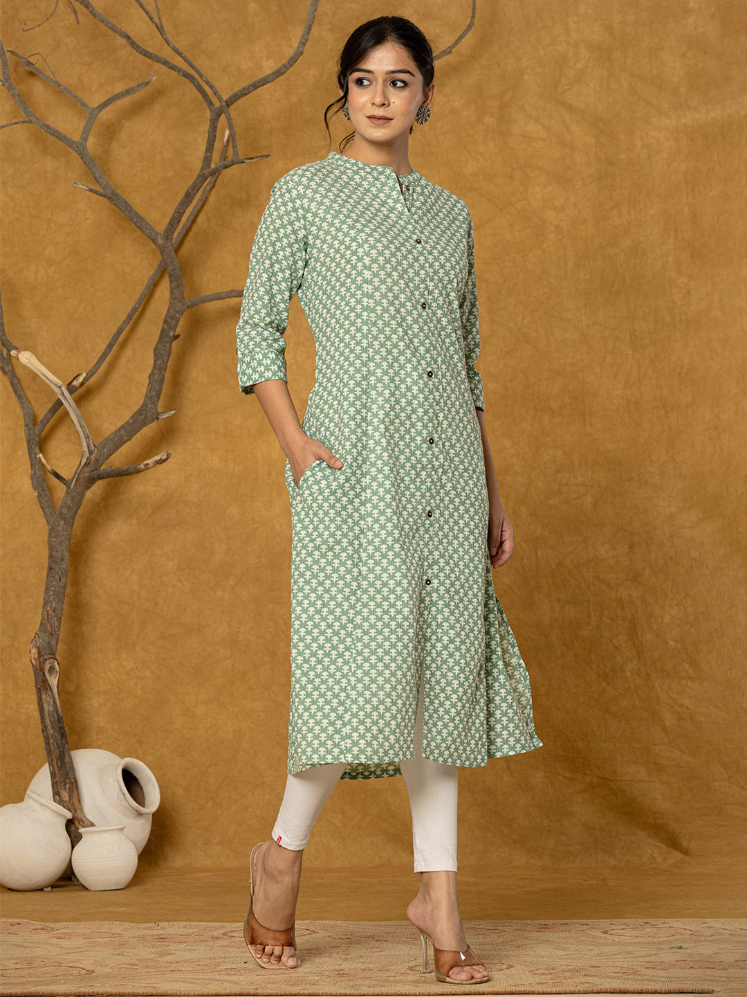 DE CAMA Women Cotton Mandarin Collar Geometric Printed Straight Kurta