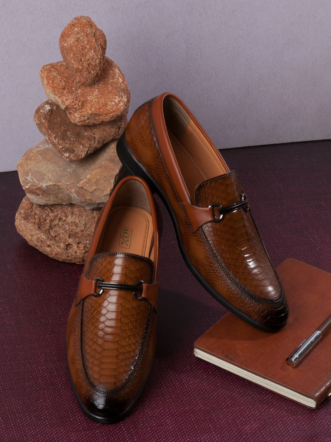ID Men Men Formal Textured Loafer Shoes