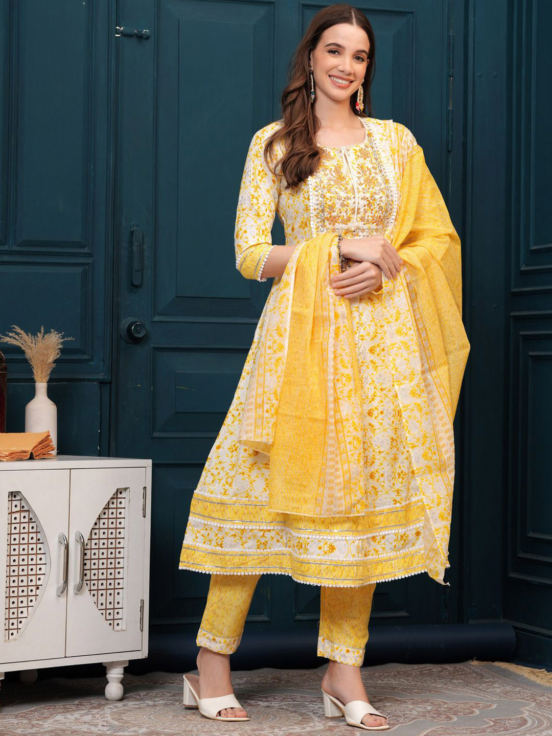 BABA KURTI Floral Printed Thread Work A-Line Kurta With Trouser & Dupatta