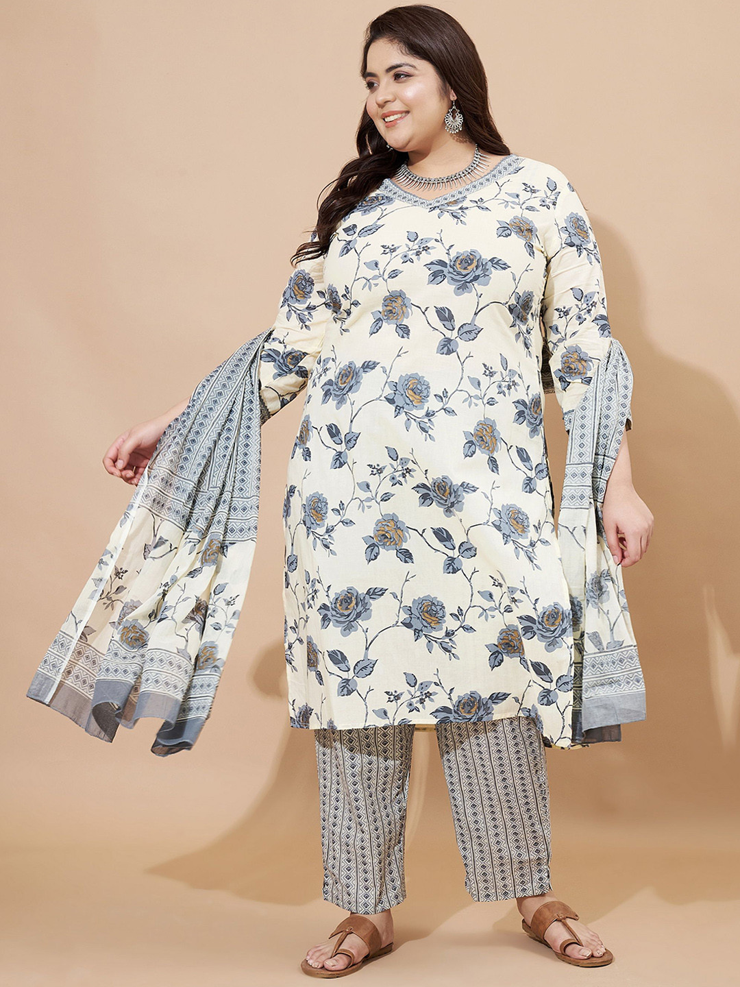 Vbuyz Grey Floral Printed V-Neck Three-Quarter Sleeves Kurta With Trouser With Dupatta