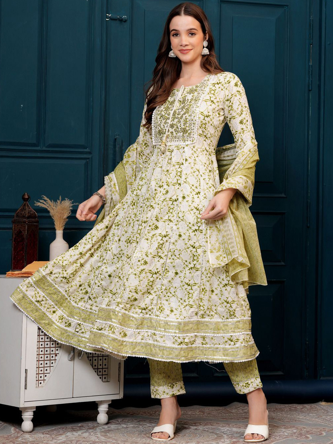 BABA KURTI Floral Printed Thread Work A-Line Kurta With Trouser & Dupatta