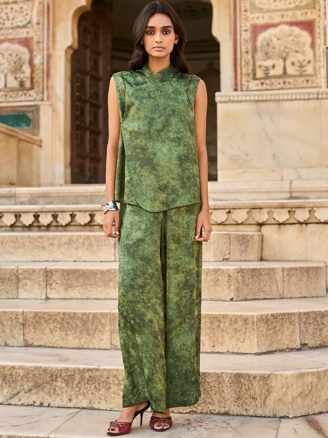 Dash and Dot Printed Mandarin Collar Sleeveless Jacquard Linen Waistcoat With Trousers