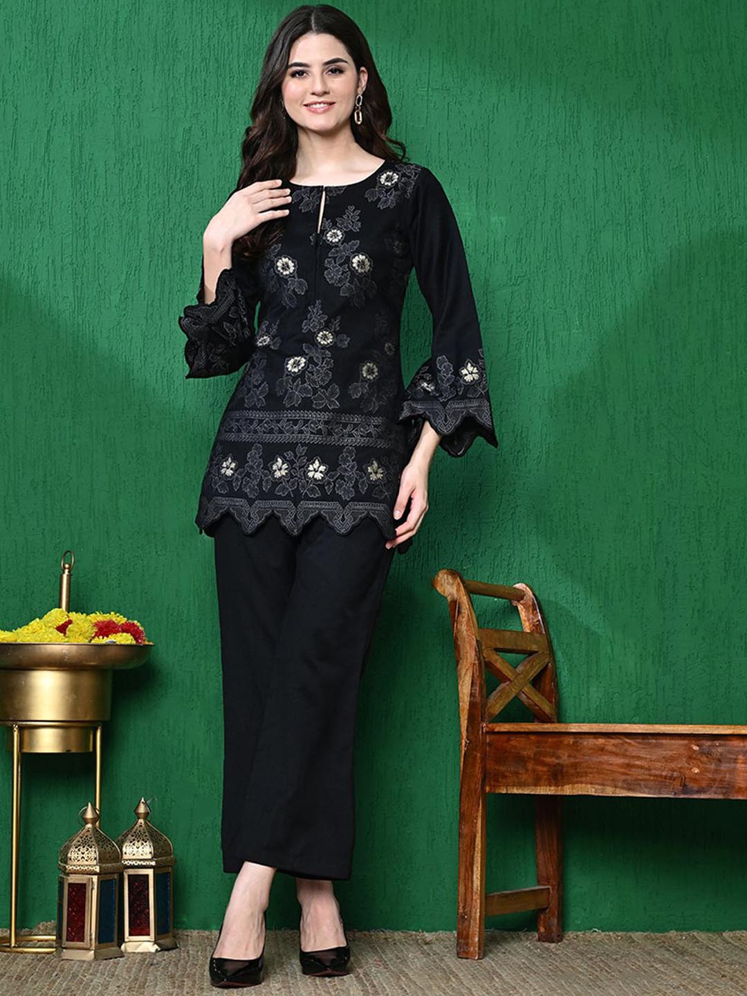 Sangria Floral Woven Design Winter Pashmina Tunic With Trousers