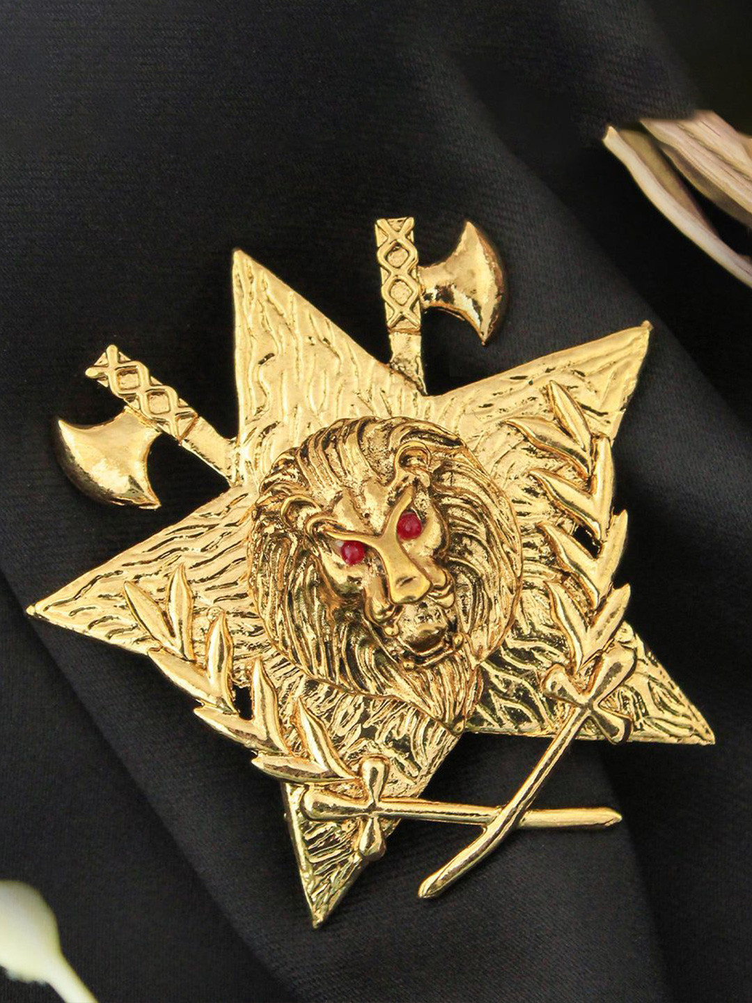 Kavove Men Gold Plated Lapel Pin Brooch
