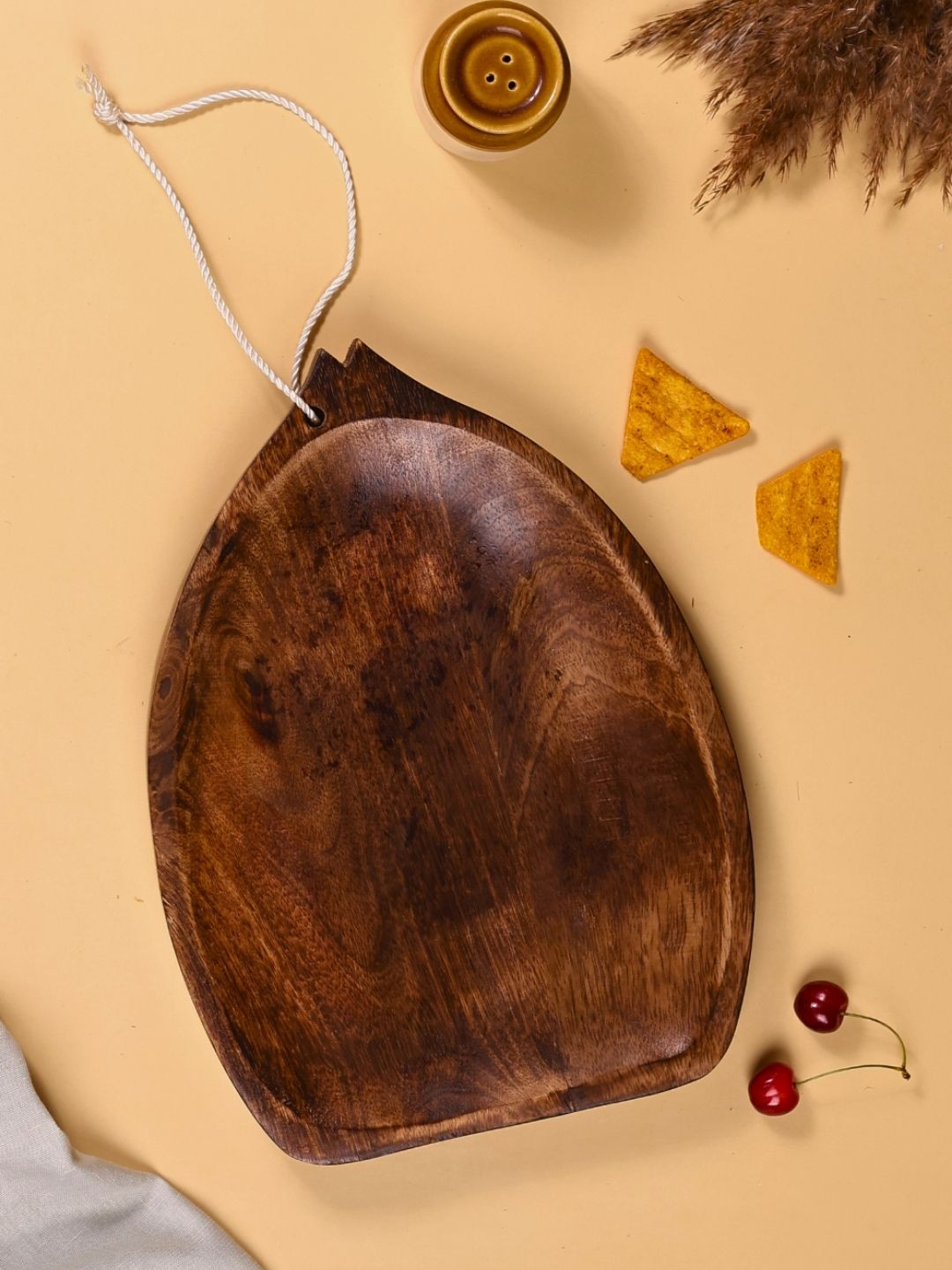 WEAVING HOMES Brown Wooden Food Platter