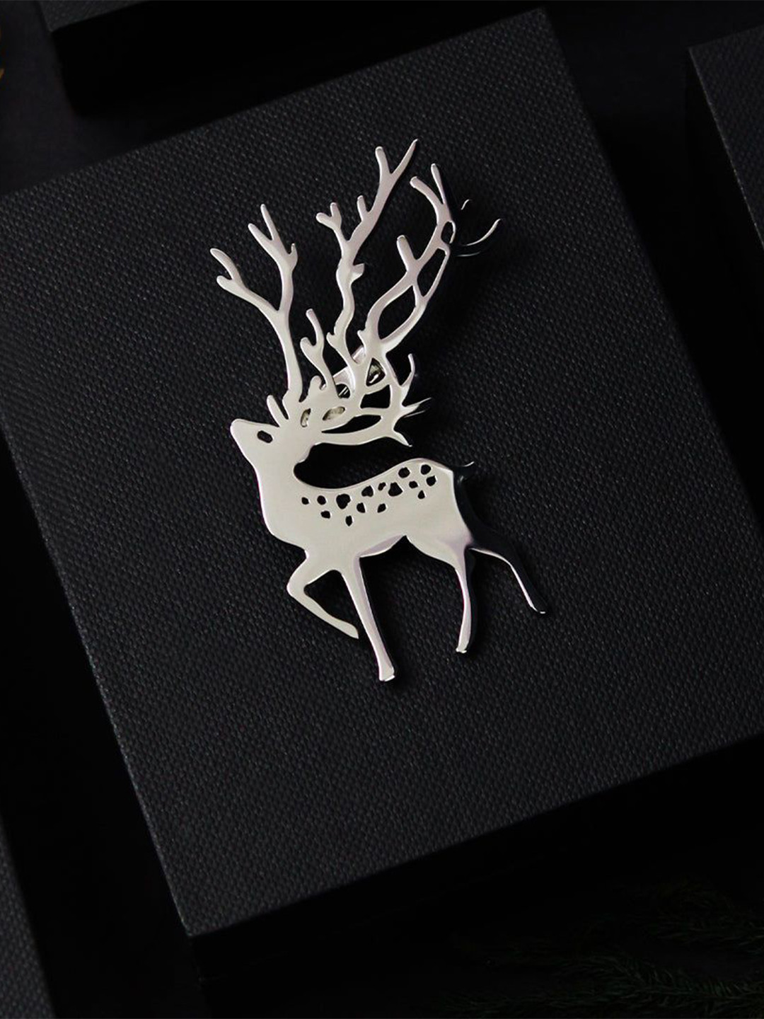 PELUCHE Men Whimsy Deer Silver Lapel Pin Brooch