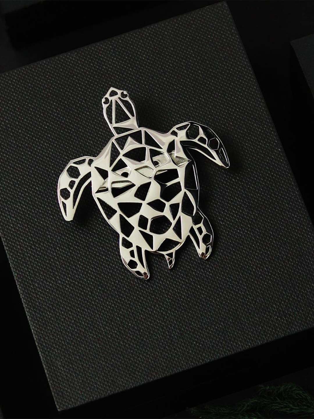 PELUCHE Men Turtle Tranquility Silver Minimal Lapel Pin Brooch