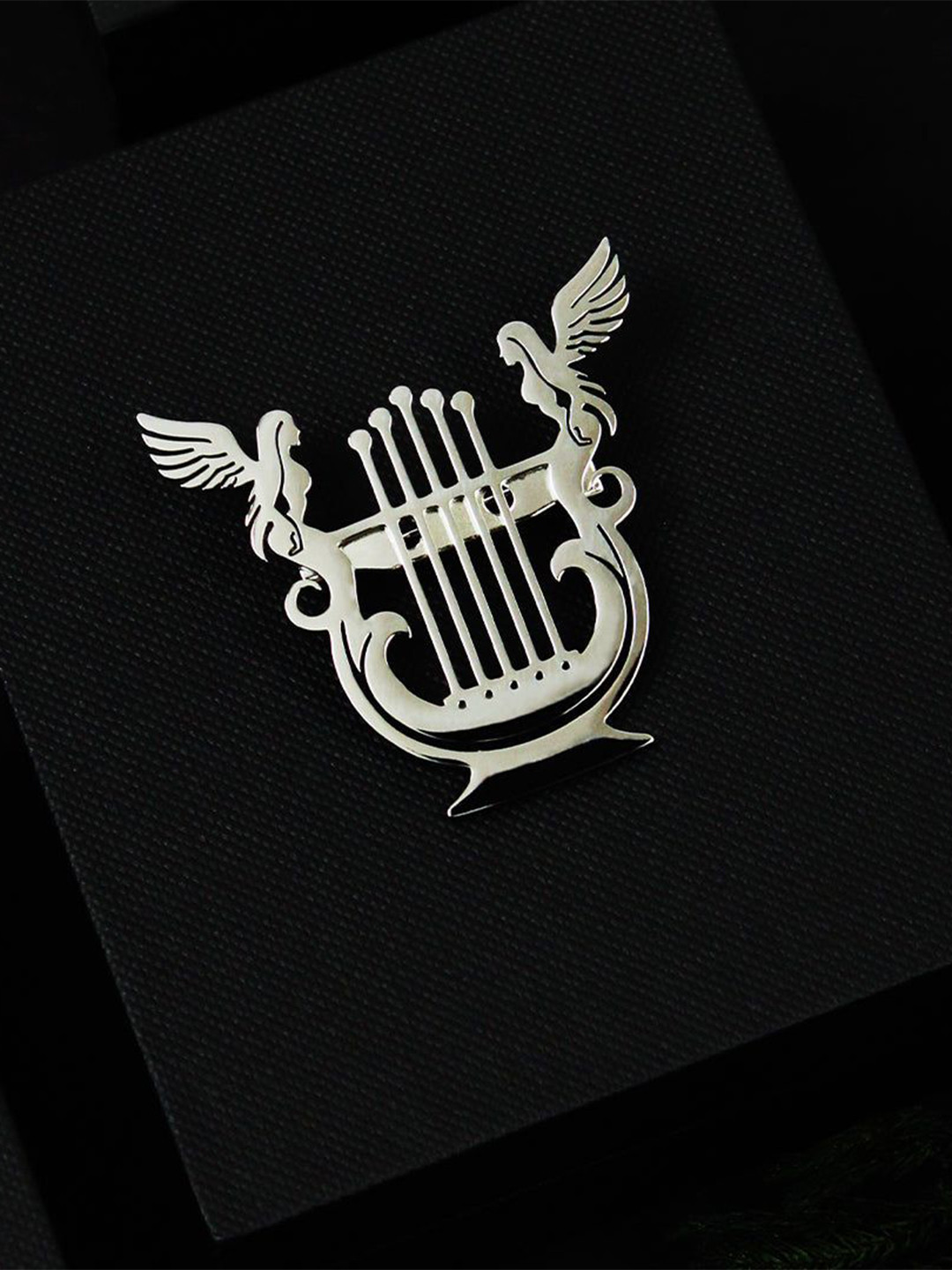 PELUCHE Men Seraph Harp Silver Minimal Lapel Pin Brooch