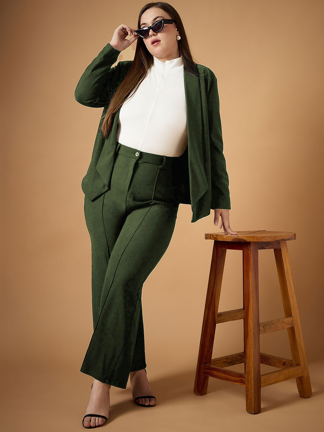 SASSAFRAS Curve Plus Size Shawl Collar Long Sleeves Blazer With Straight Pants
