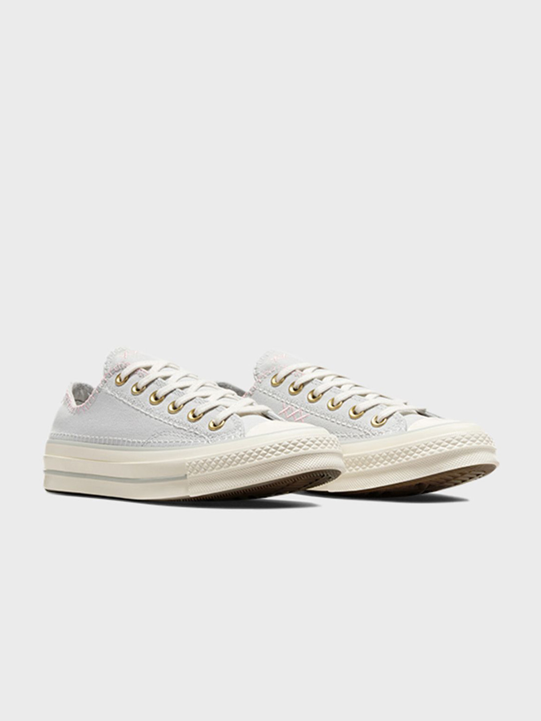 Converse Unisex Chuck 70 Crafted Stitching Low Top Sneakers