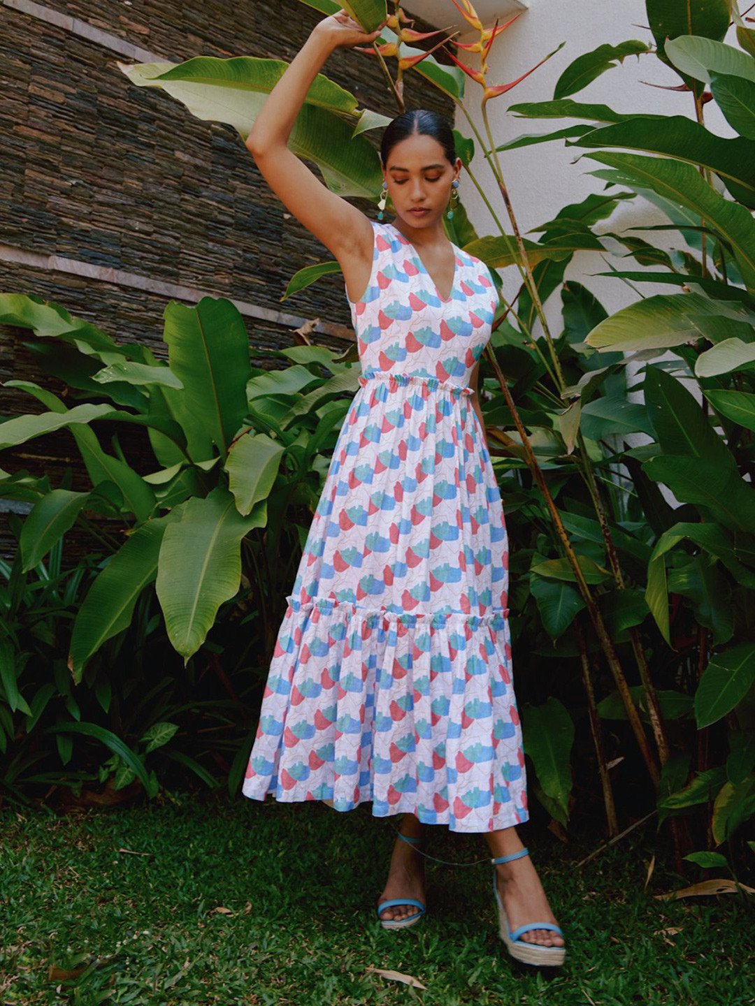 tara and i Women Floral Printed Sleeveless Fit & Flare Dress