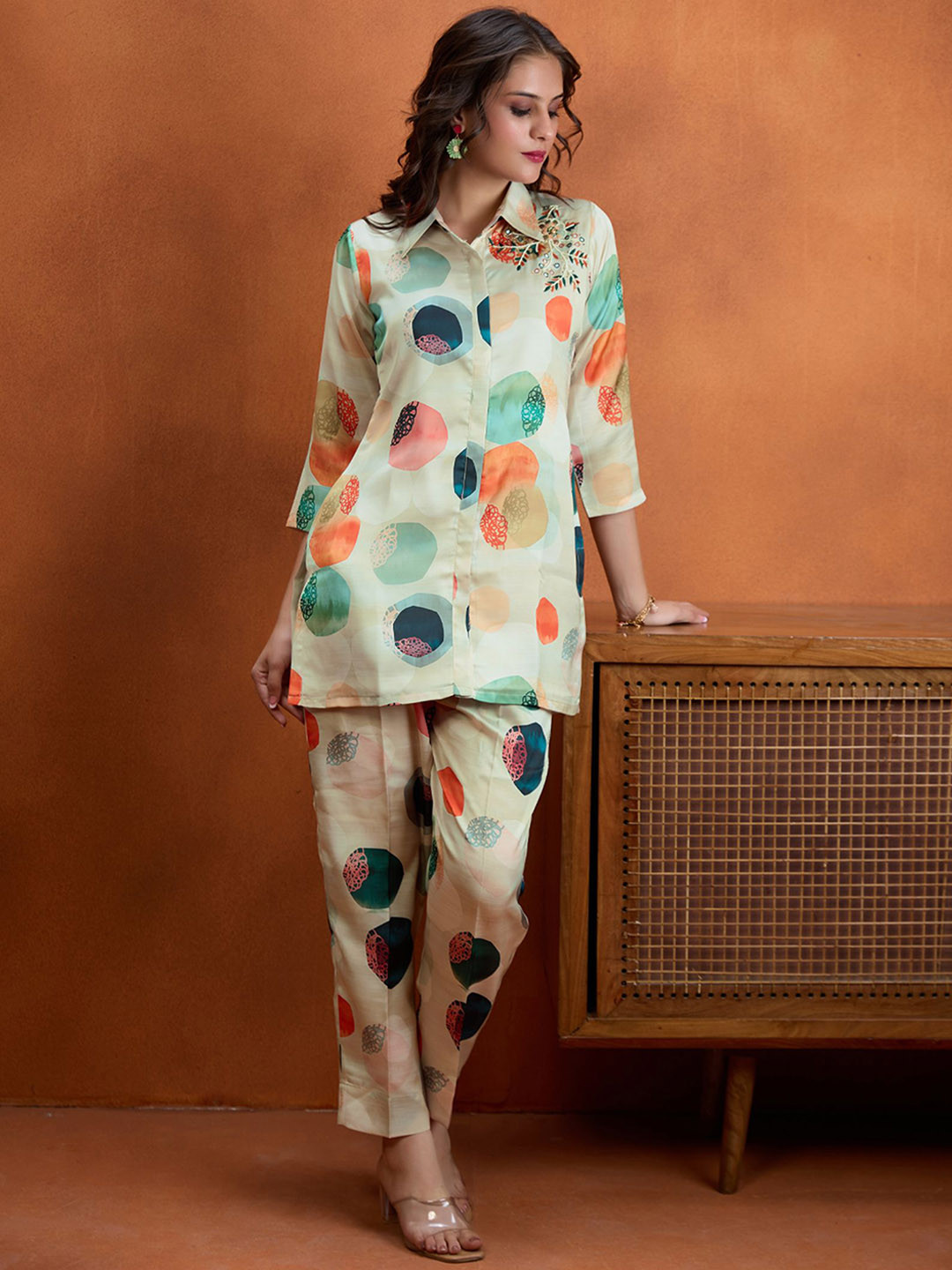 WOMEN PLUS Abstract Digitally Printed Shirt Collar Satin Tunic With Trousers