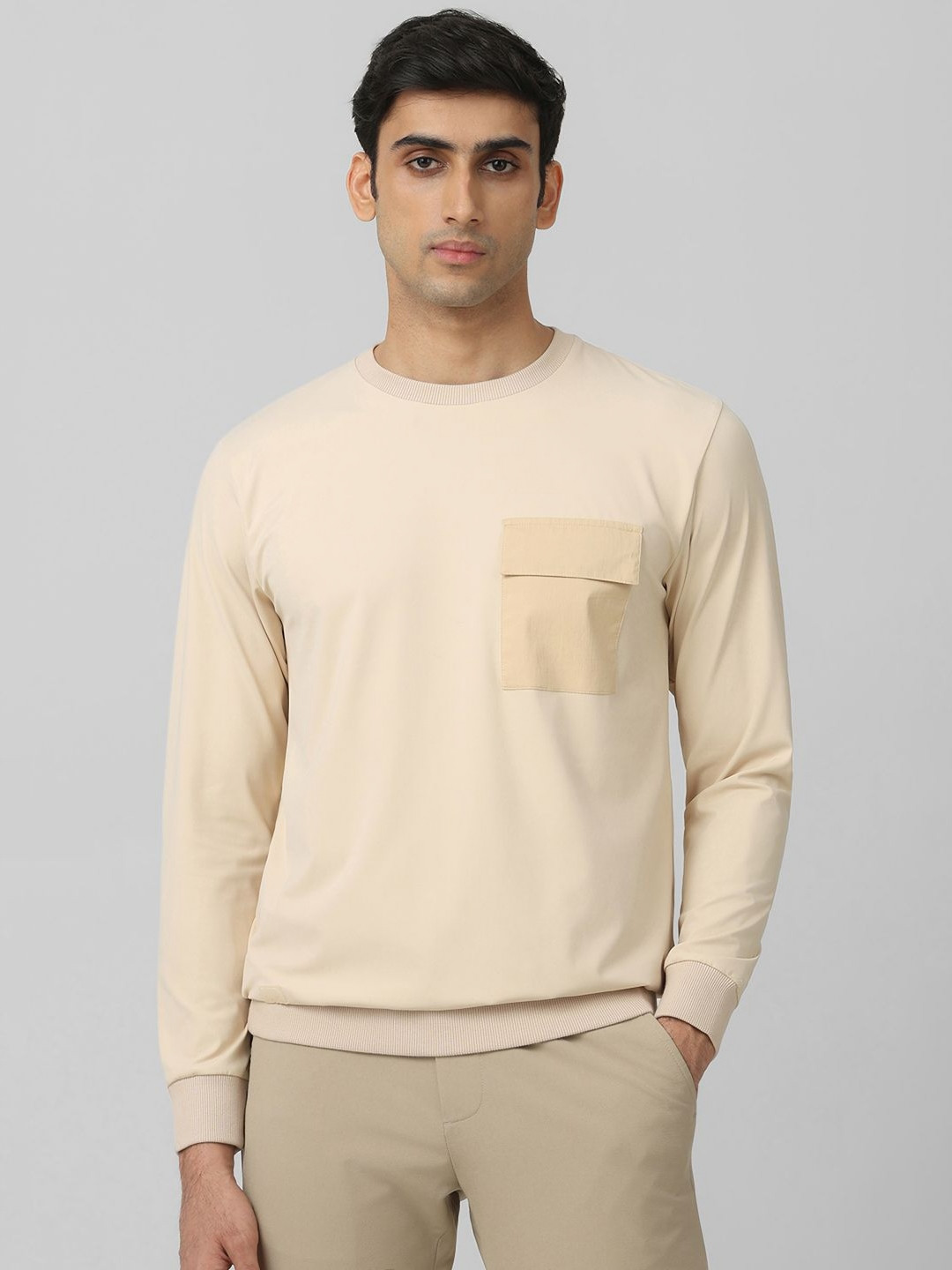 Mufti Men Extended Sleeves Pockets Slim Fit T-shirt