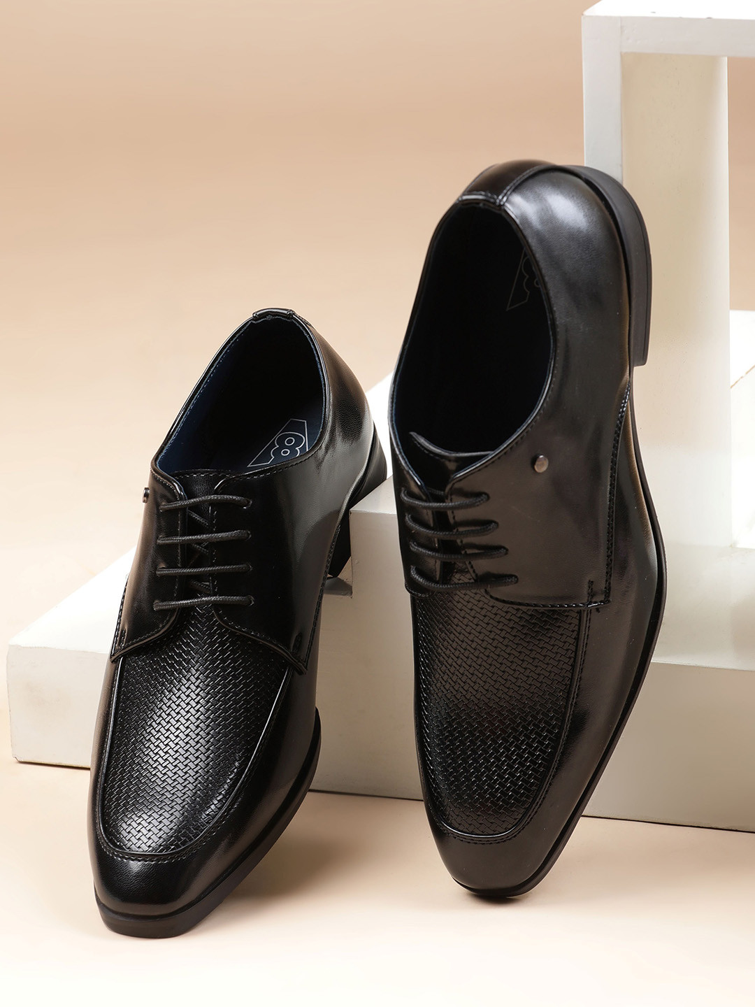 V8 by Ruosh Men Textured  Formal Shoes