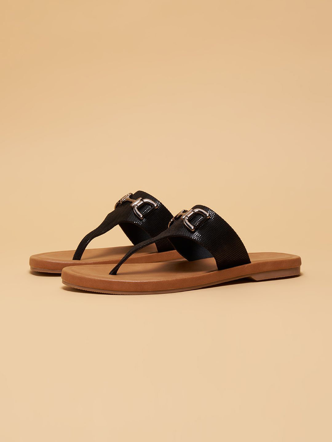 ERIDANI Women Embellished Sepia T-Strap Flats