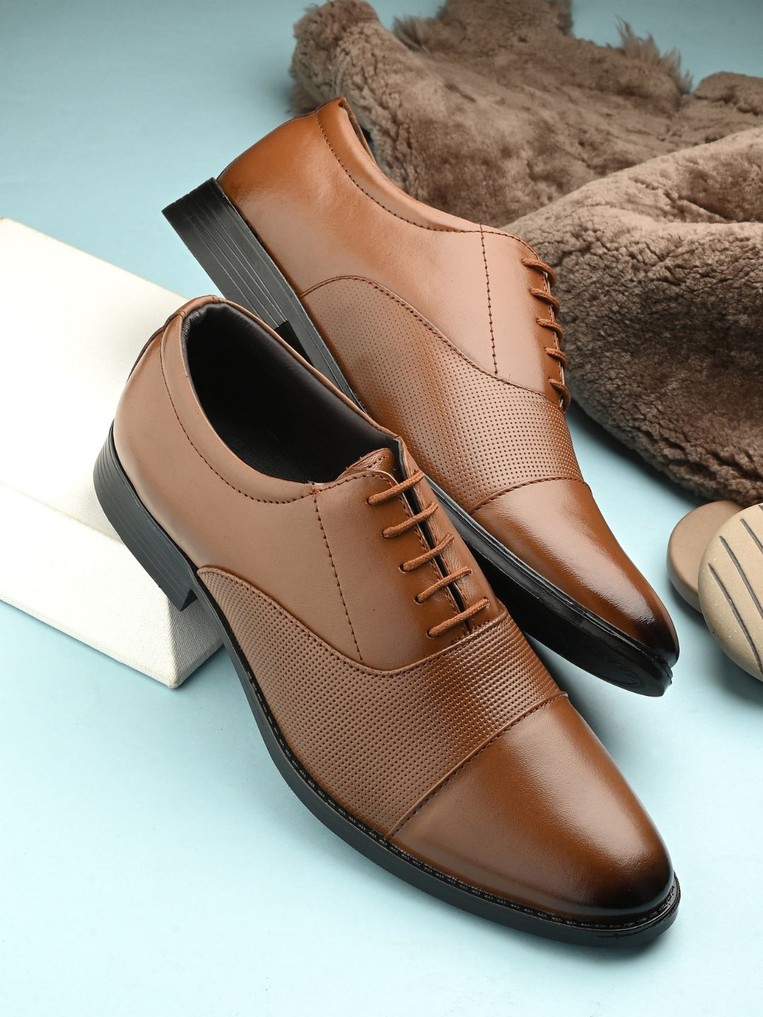 FOXYFOOT Men Textured Pointed Toe Oxford Formal Shoes