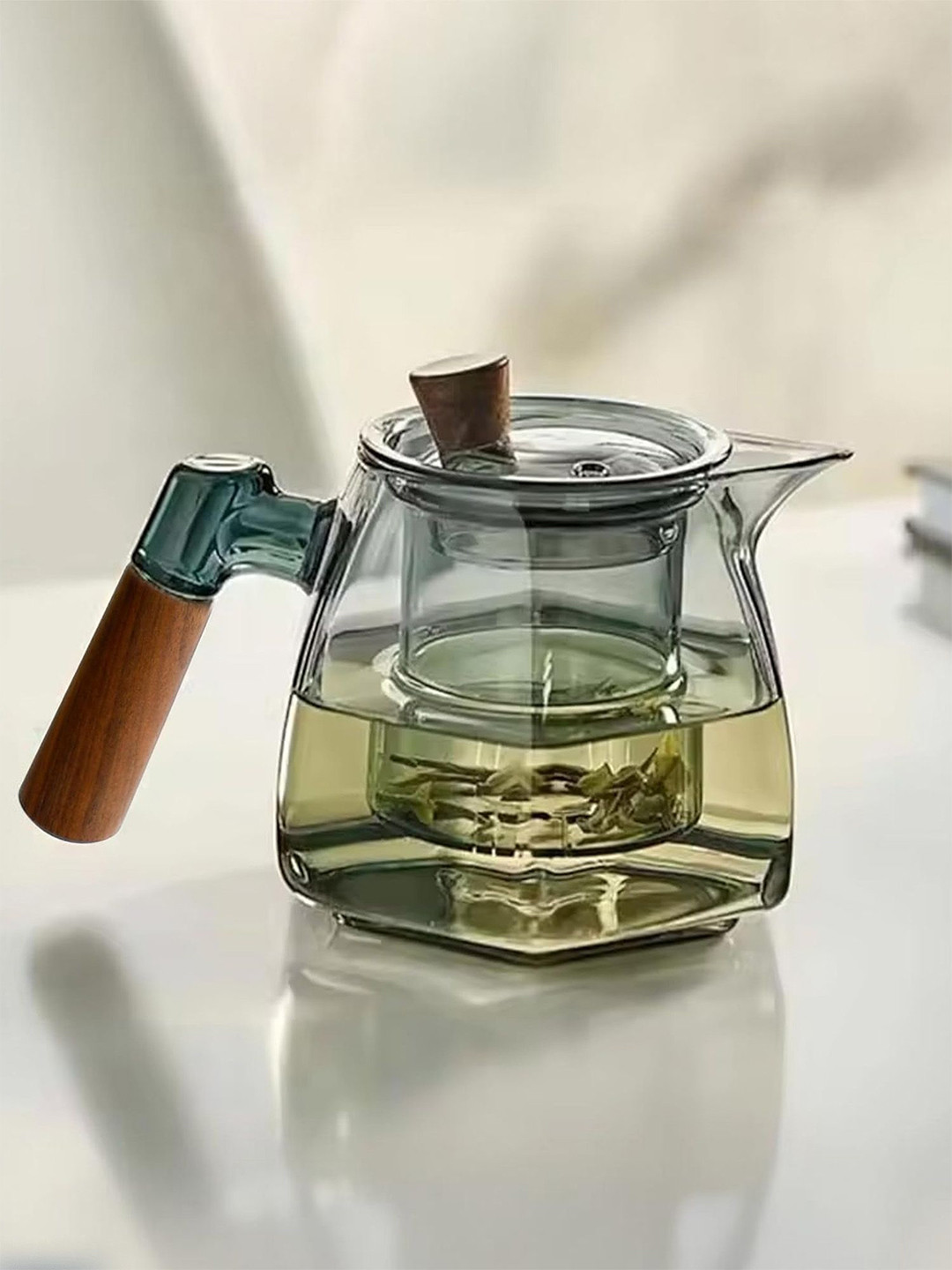 Ekhasa Transparent Borosilicate Glass Kettle With Strainer 650 ml