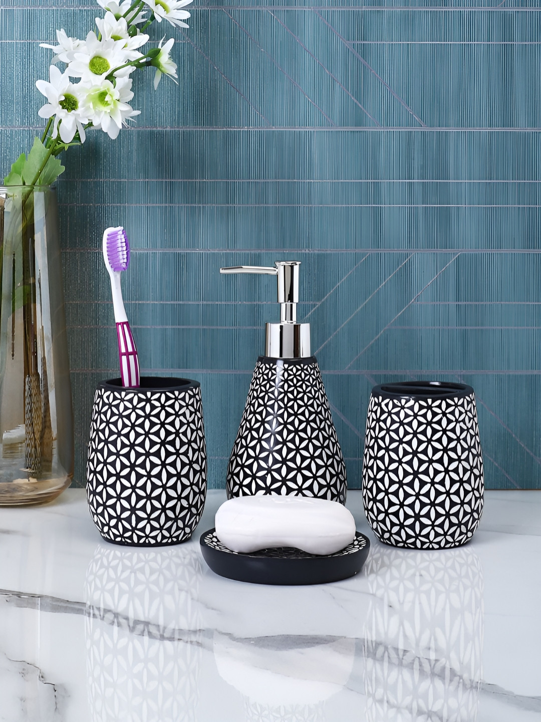 TAYHAA Black & White 4 Pieces Floral Bath Accessories Set
