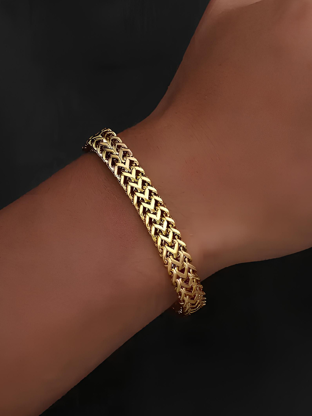 KARISHMA KREATIONS Unisex Gold-Plated Stainless Steel Cuban Magnetic Clasp Link Bracelet