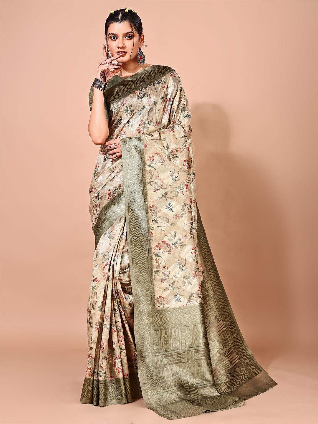 Avyay Creation Floral Printed Organza Saree with Blouse Piece