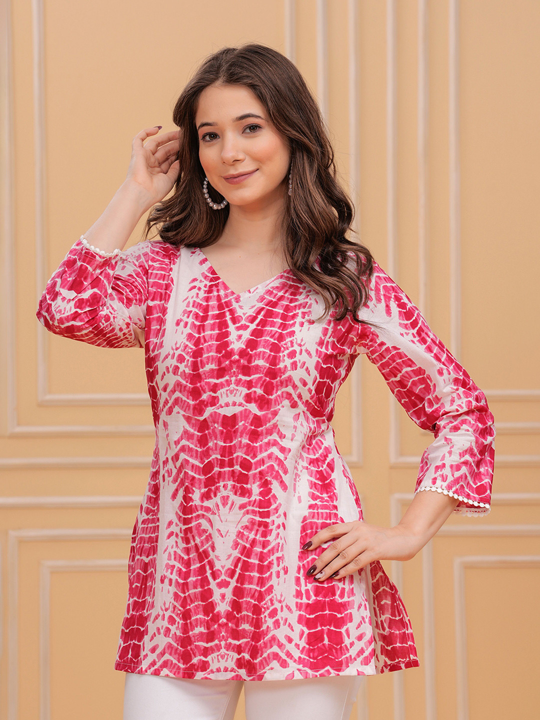 INDIANIC Women Pure Cotton Abstract Printed Straight Kurti