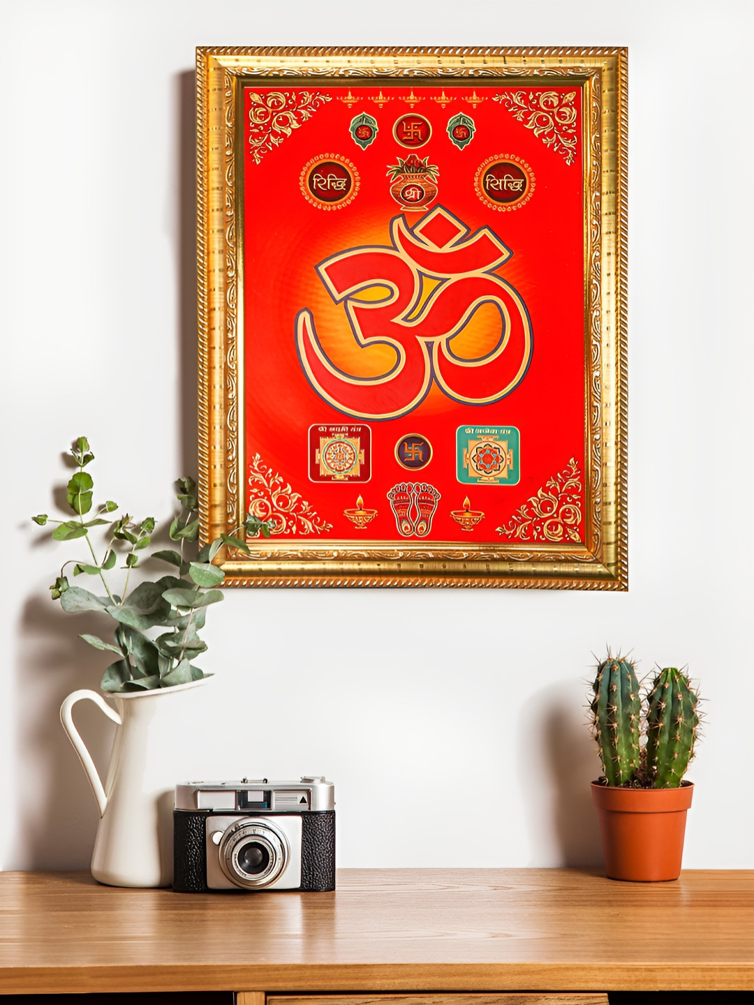 Hawai Gold-Toned & Red OM Gold Foil Plated Wooden Wall Photo Frames