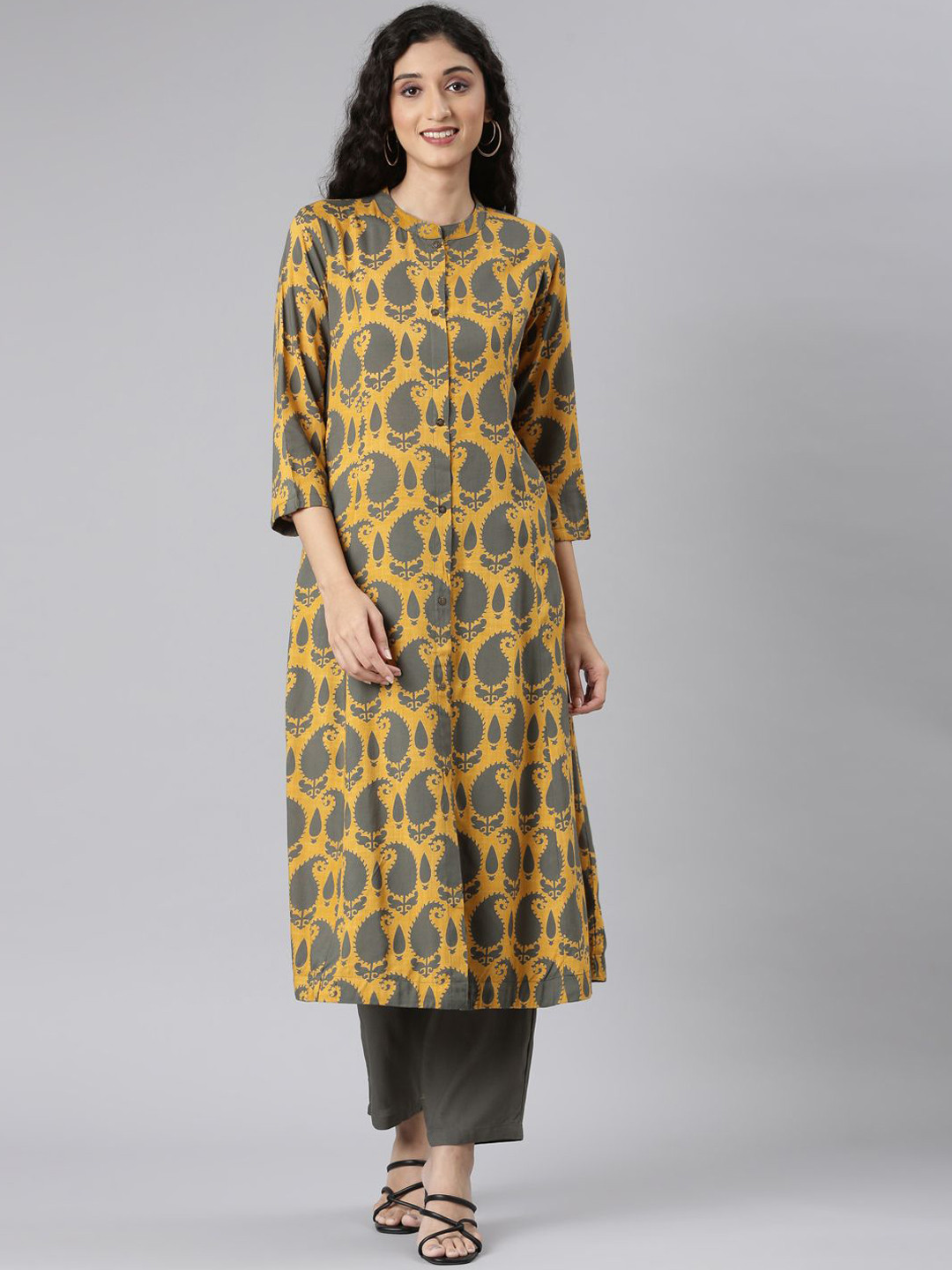 Neerus Paisley Printed Band Collar Panelled Straight Kurta With Trouser