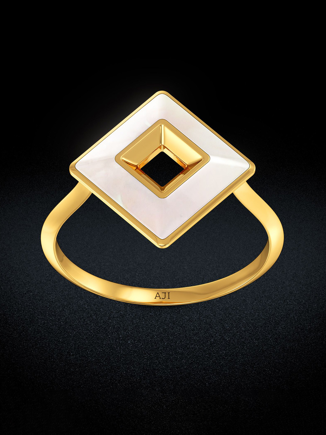 Joyalukkas Women 18kt Yellow Gold Ring