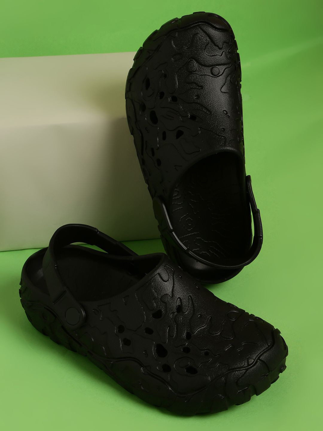 Roadster Men Croslite Clogs