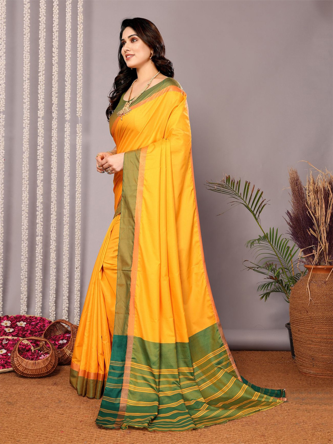 vj fashion Solid Daily Wear Saree